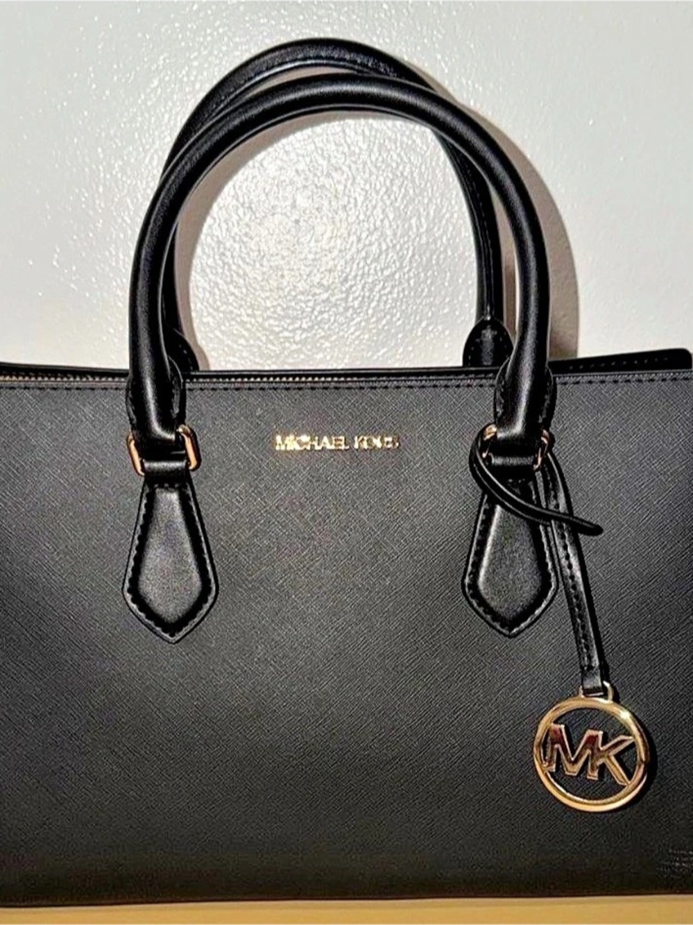 Michael Kors Sheila Satchel in Black NWT